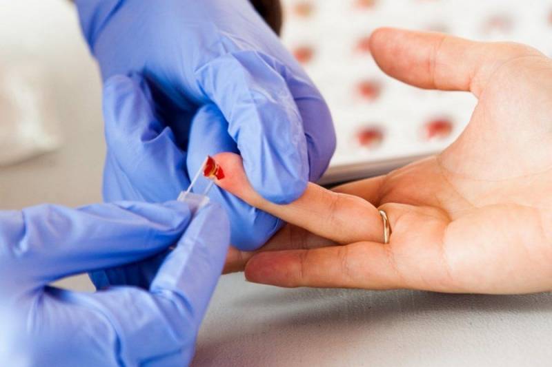 Анализ крови берут именно из безымянного пальца: с чем это связано