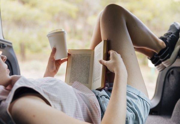 Библиотерапия: как чтение книг